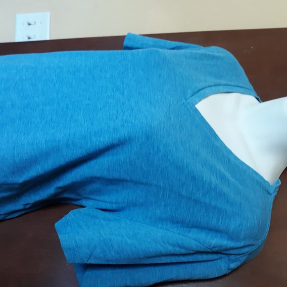 American Eagle Powder Blue V-Neck Tee - Picture 9 of 9